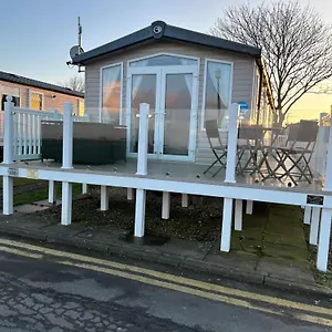 Campsite Sea View Luxury Caravan